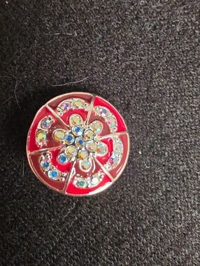 STYLE DOTS Original Maroon Crystal Floral Snap - Womens Jewlery